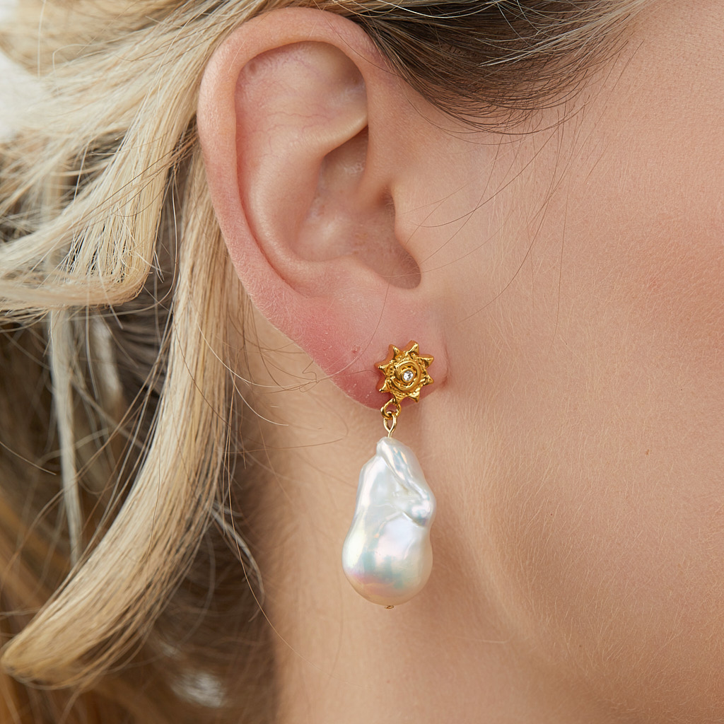 Delicate pearl earrings - kikulu vintage costume jewellery and handmade  jewellery